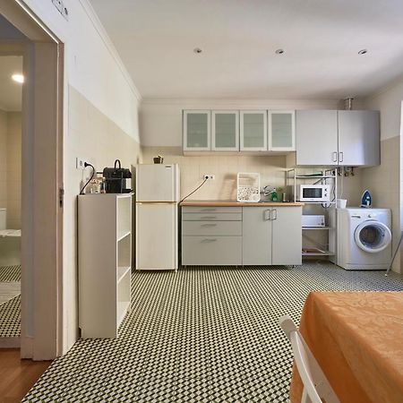 Aesthetic Riverview Apartment In Historical Лиссабон Экстерьер фото