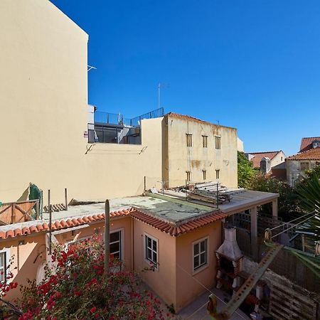 Aesthetic Riverview Apartment In Historical Лиссабон Экстерьер фото